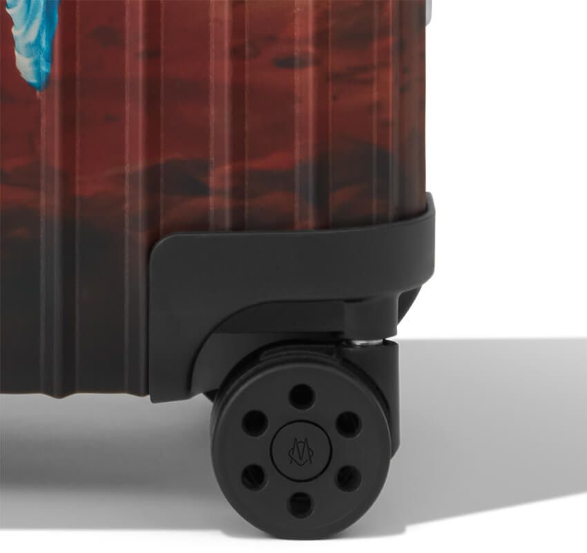 「リモワ×パレス」の価格が判明！人気のスケートボードは1.1万円、スーツケースは？ - 16枚目の画像