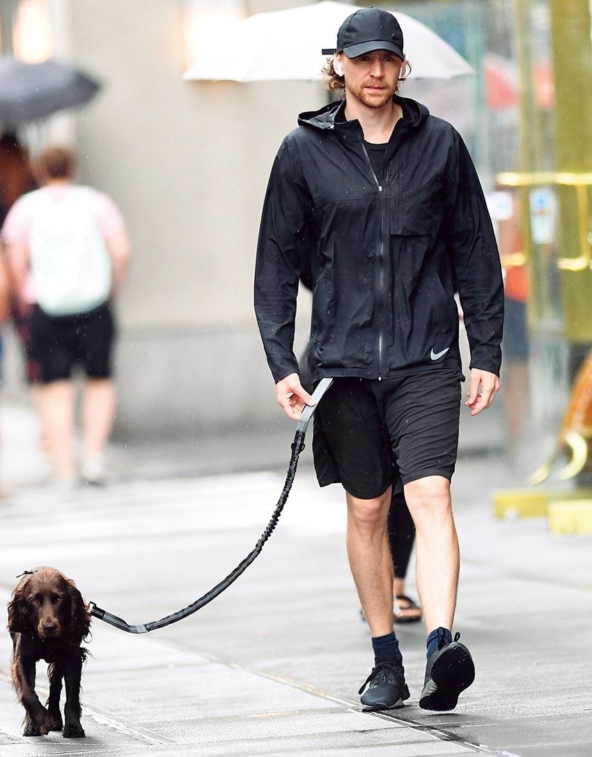 海外セレブがプライベート使いする“黒スニーカー”。8人の愛用モデルをパパラッチ！ - 9枚目の画像