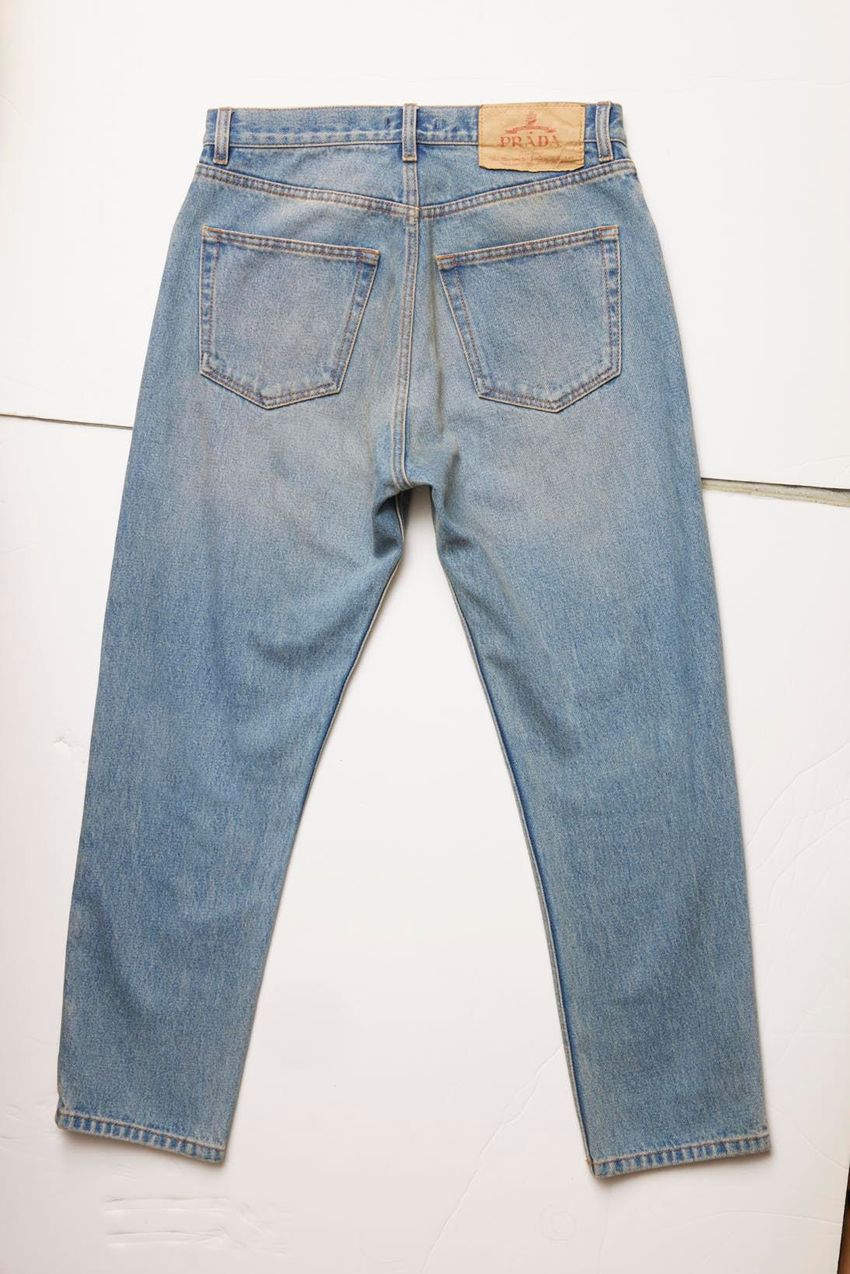 プラダの“紙パッチ”デニムがいい味！ ’50s風にヴィンテージ加工した特別な一本 - 4枚目の画像