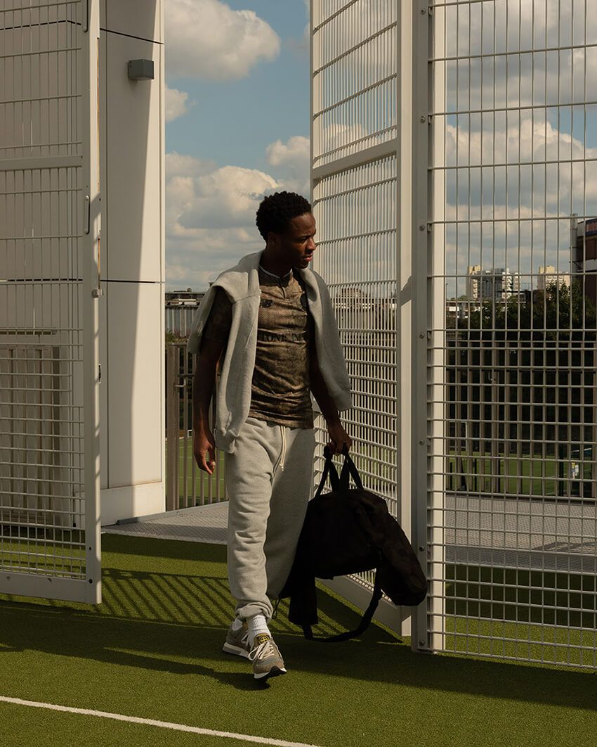 ストーンアイランドのパッチが付いたニューバランス「574」が2月16日に発売！ - 1枚目の画像