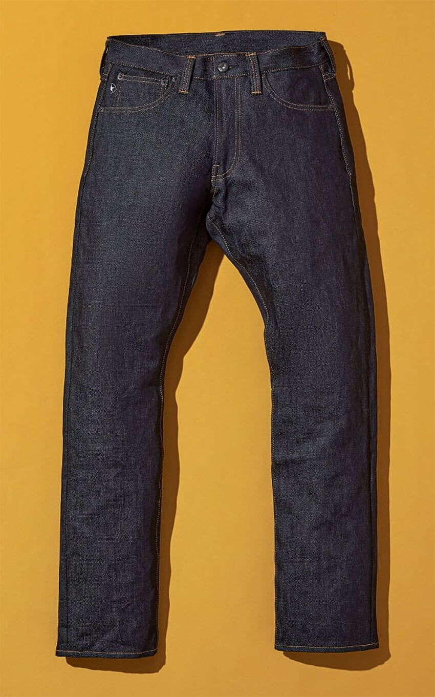 デニムも男は黙って“黒ラベル”！ ビールの副産物で生まれた男らしいデニムの出来栄え - 6枚目の画像