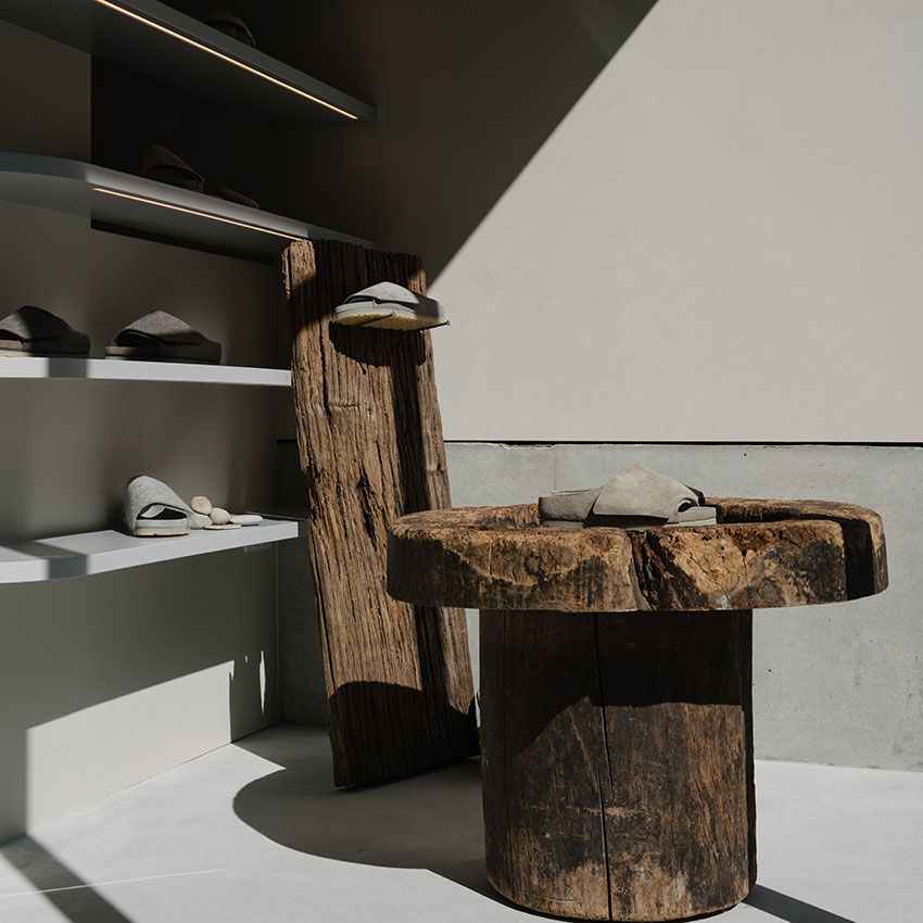 「ビルケンシュトック」初の直営路面店が原宿に！  コラボや高級ラインなど随一の品揃え - 1枚目の画像