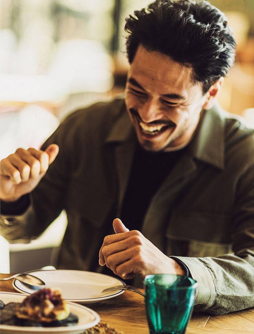 会食はタイドアップ、家族とのブランチはミリタリー。都会派ケンジの“週末スタイル - 5枚目の画像