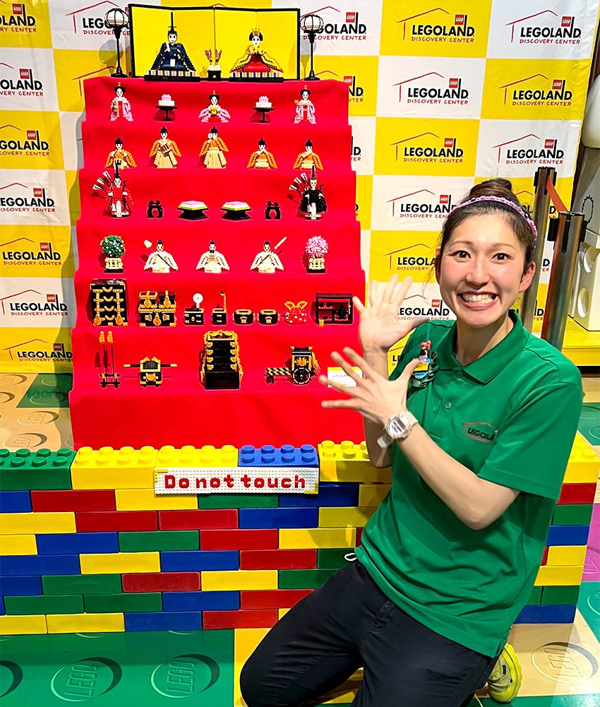 “LEGOの世界”で働く看板娘が、とんでもないレゴ愛で子供に神対応していた - 7枚目の画像