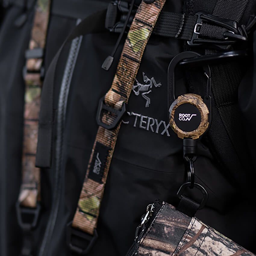 「ROOT.CO」のカラビナにカモ柄が仲間入り。キャンプだけでなく普段のアクセにも - 3枚目の画像