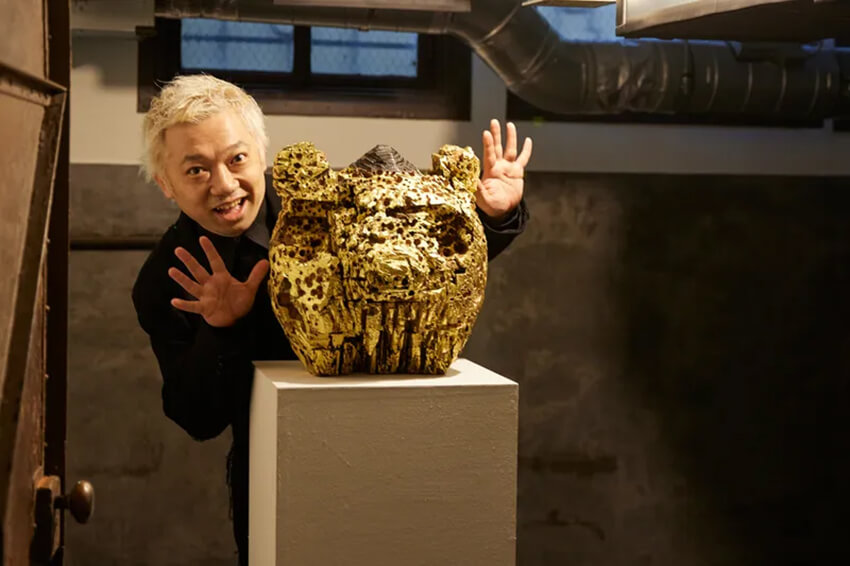 個展の作り方も「実験のひとつ」。名建築での若佐慎一のアート展の魅力とは