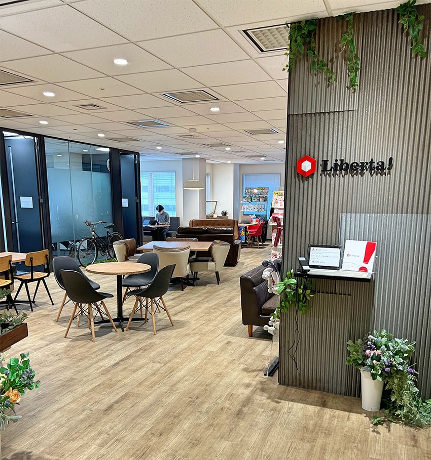 目覚めのキスやツルスベ足を応援する看板娘が、犬とSUPを楽しんでいた - 4枚目の画像