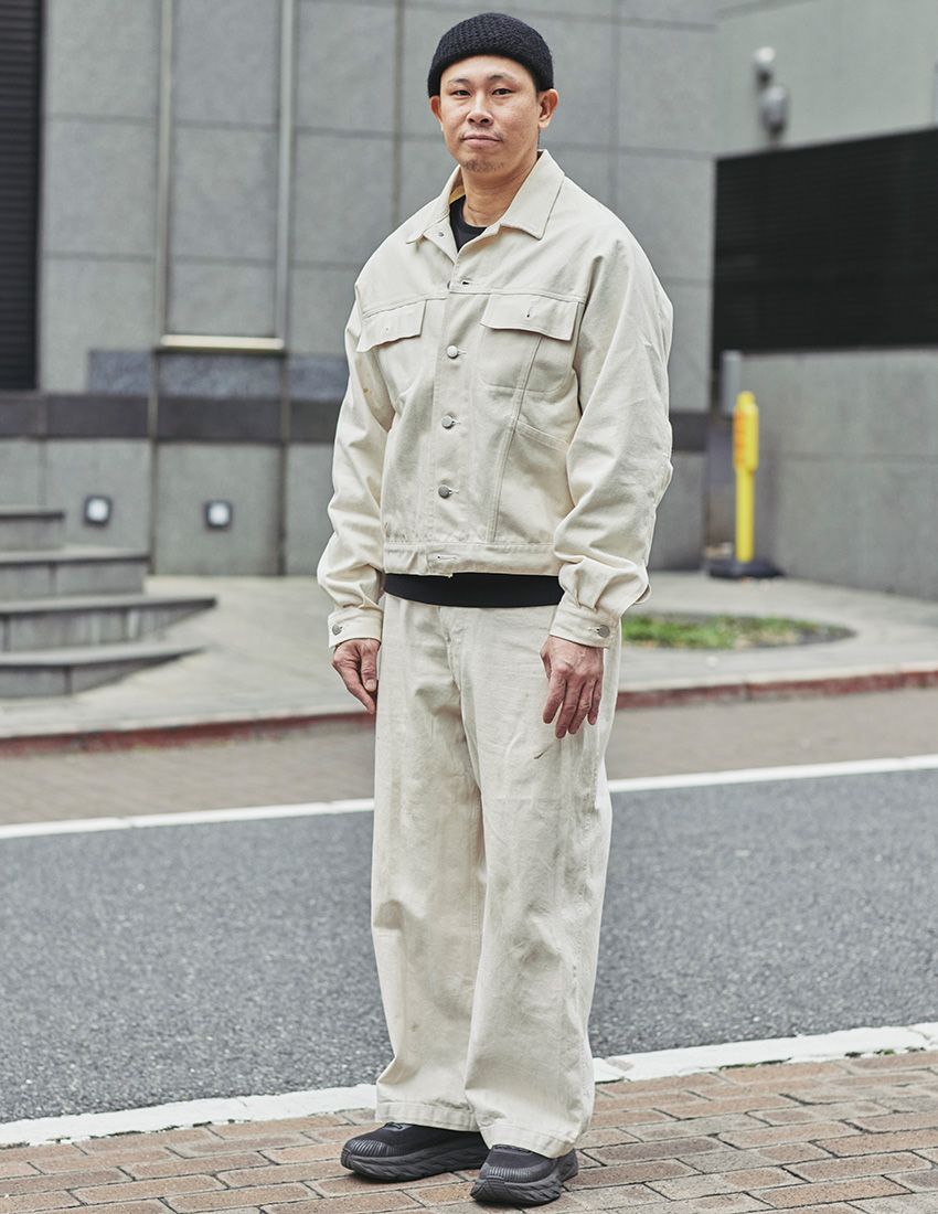 ゴツい上半身は“ルーズ&綺麗見えの白ジャケ”でカバー。渋谷の人気店オーナーのモノトーンスタイル - 6枚目の画像