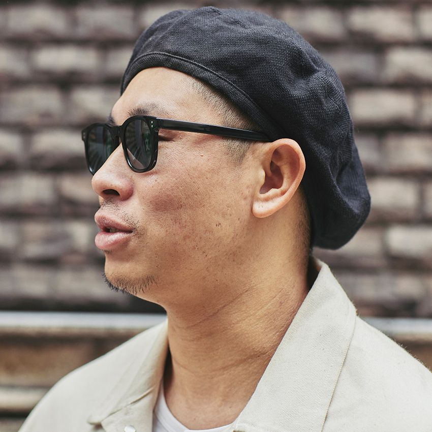 ゴツい上半身は“ルーズ&綺麗見えの白ジャケ”でカバー。渋谷の人気店オーナーのモノトーンスタイル - 7枚目の画像