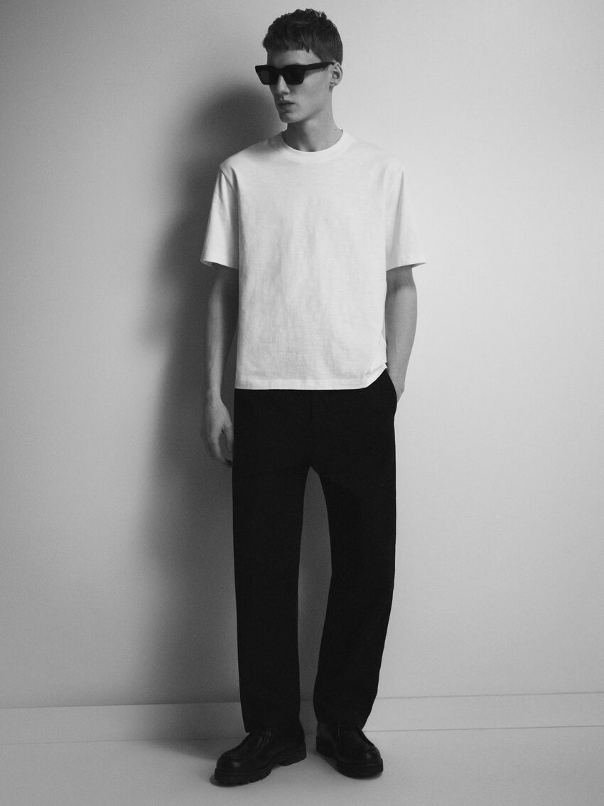 「COS」の“白T”に特化したコレクション全9型。コーデに絶妙なニュアンスを加える“多彩な白” - 6枚目の画像