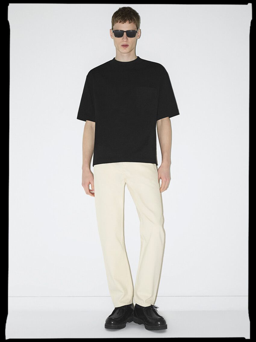 「COS」の“白T”に特化したコレクション全9型。コーデに絶妙なニュアンスを加える“多彩な白” - 24枚目の画像