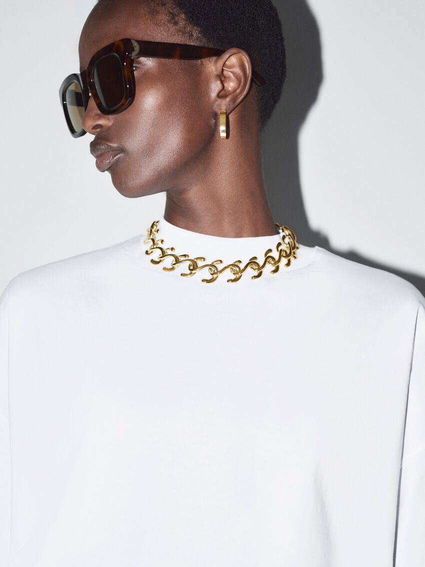 「COS」の“白T”に特化したコレクション全9型。コーデに絶妙なニュアンスを加える“多彩な白” - 20枚目の画像