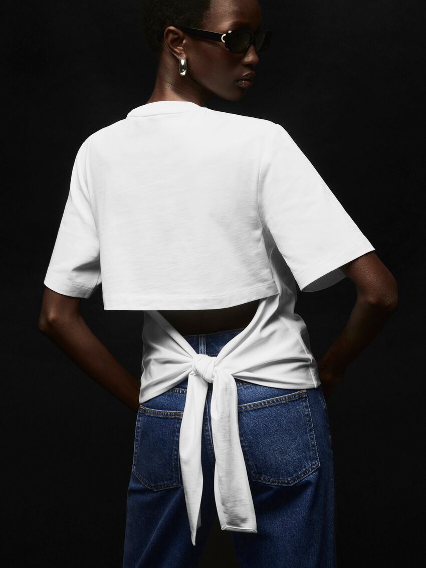 「COS」の“白T”に特化したコレクション全9型。コーデに絶妙なニュアンスを加える“多彩な白” - 13枚目の画像