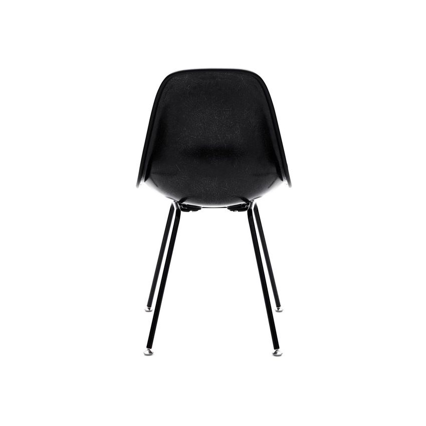 イームズがオール黒のレザー仕様に！ 「レイニング チャンプ」が別注したシェルチェア - 9枚目の画像