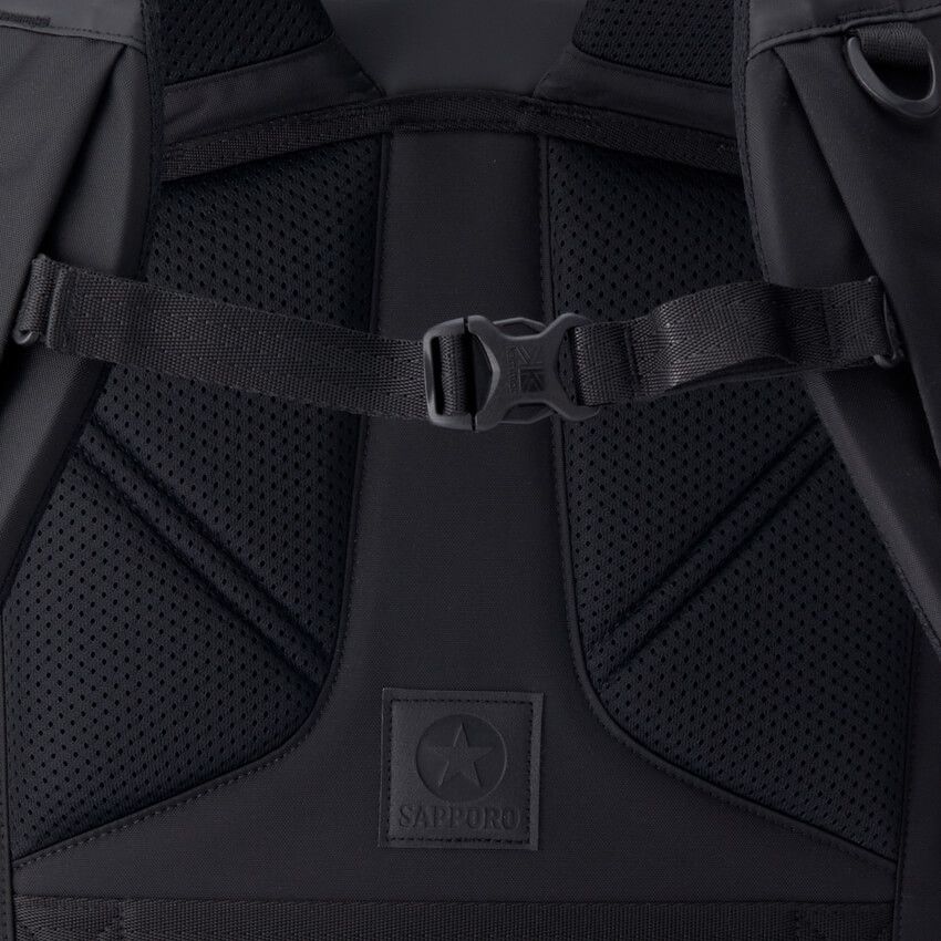 「カリマー」の保冷機能付きバックパック。代表モデル2型に“黒ラベル”の味付け - 14枚目の画像