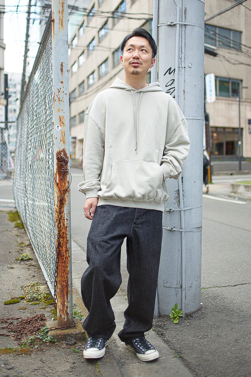 デニム使いが上手い11名の春コーデ。アメカジ、モノトーン、シャツ……着こなし術を紹介 - 9枚目の画像