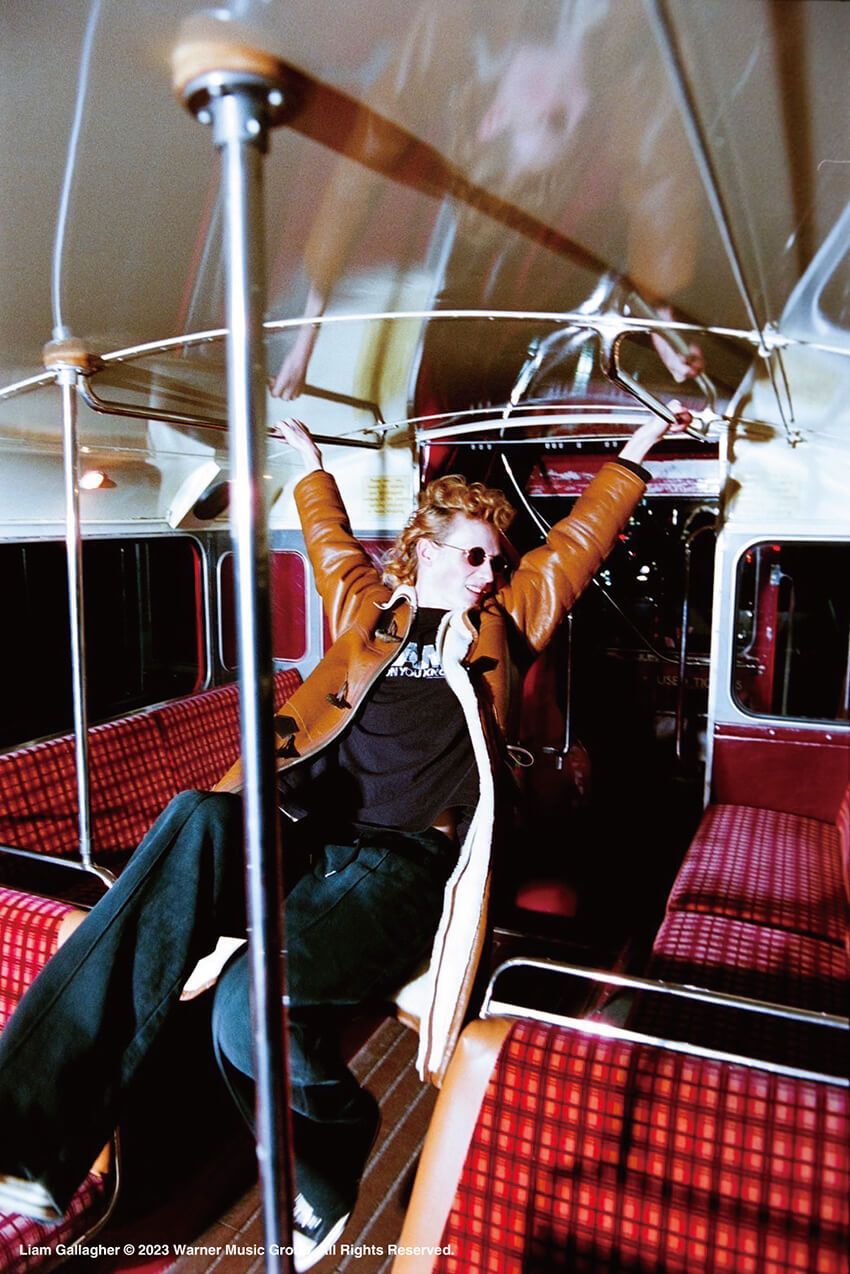 30代、40代のオアシス服が「ダイリク」から。デニムに似合うリアム・ギャラガーのロンT - 7枚目の画像