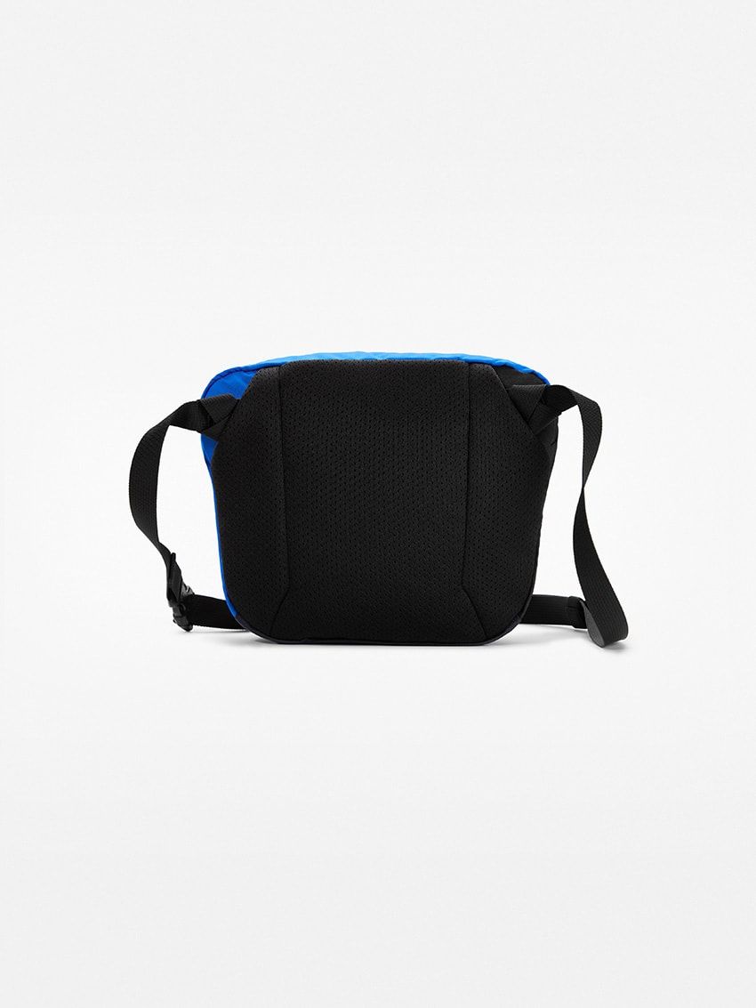 「アークテリクス」の“ボロ”なゴアテックス。ビームス別注で世界先行発売！ - 17枚目の画像