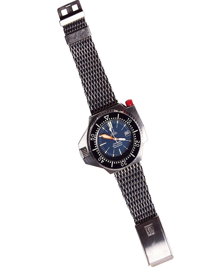 アウターに腕時計、そして怪獣!? 三原康裕の“フェティシズムに通じる”ブルーな私物を公開！ - 5枚目の画像