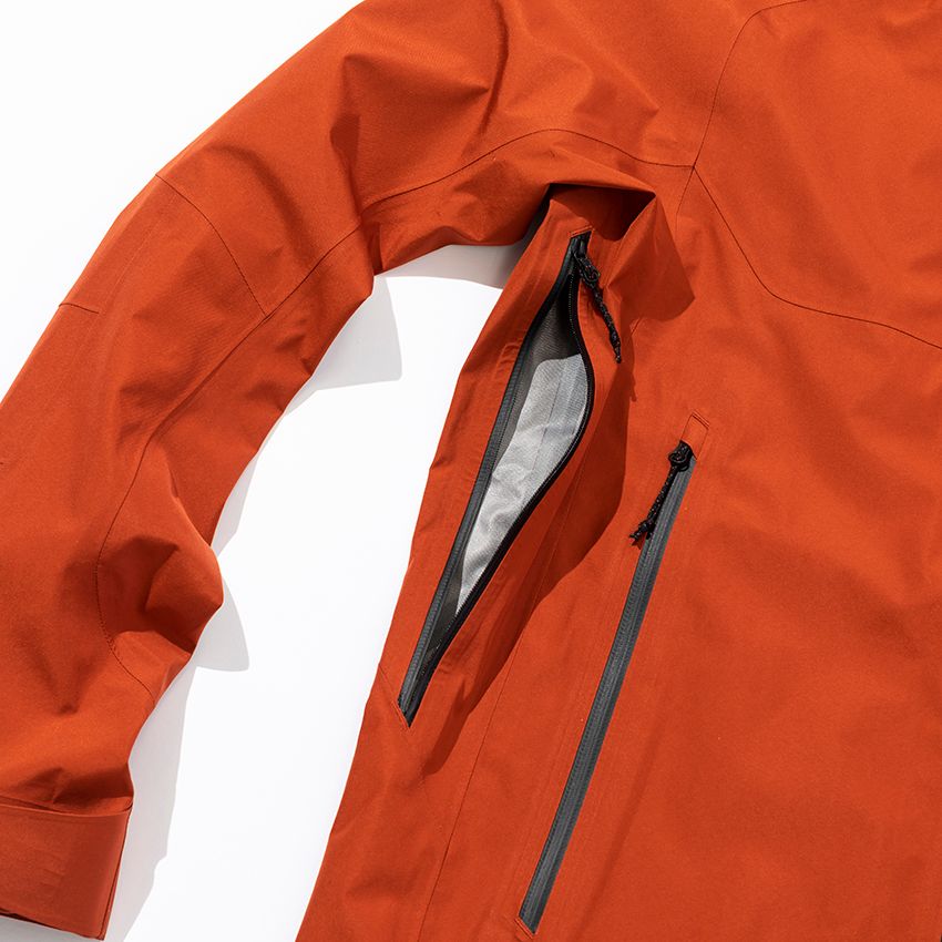 新しい「ゴアテックス」登場！ 超レアな「マウンテンハードウェア」のシェル - 1枚目の画像