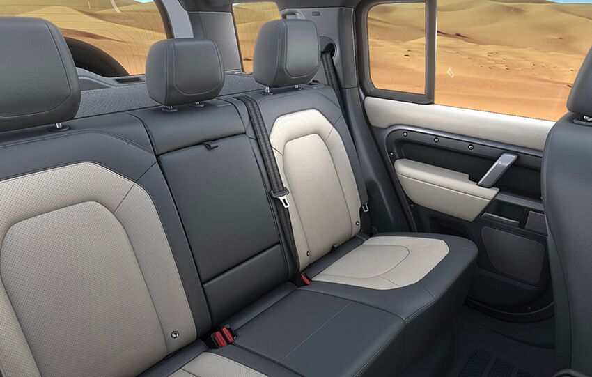 ディフェンダーに限定車が登場。モデル名はルーツを感じさせる「イースナー」 - 13枚目の画像