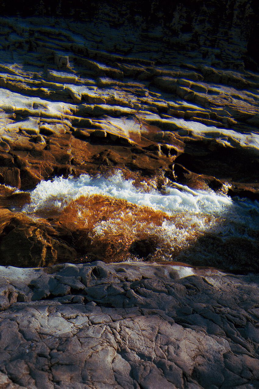 「グラミチ×サロモン」アウトドアの両雄初コラボ。サンダル履きもできるハイブリッドスニーカー - 47枚目の画像