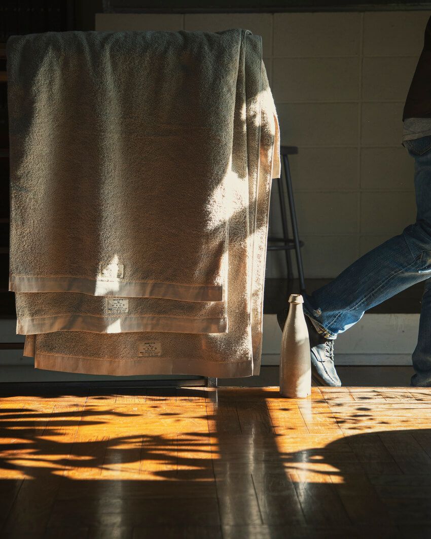 カバーコード別注で「パシフィックファニチャー」の名プロダクトが全部“ベージュ“に！ - 24枚目の画像