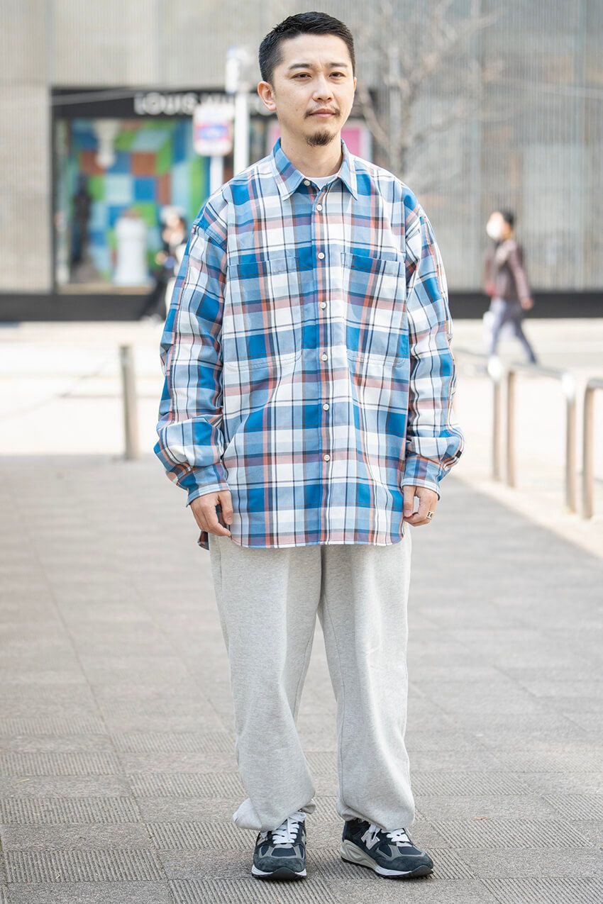 スウェットパンツをユルく、ラクに。GW参考にしたい8人のコーデ術をスナップで - 5枚目の画像