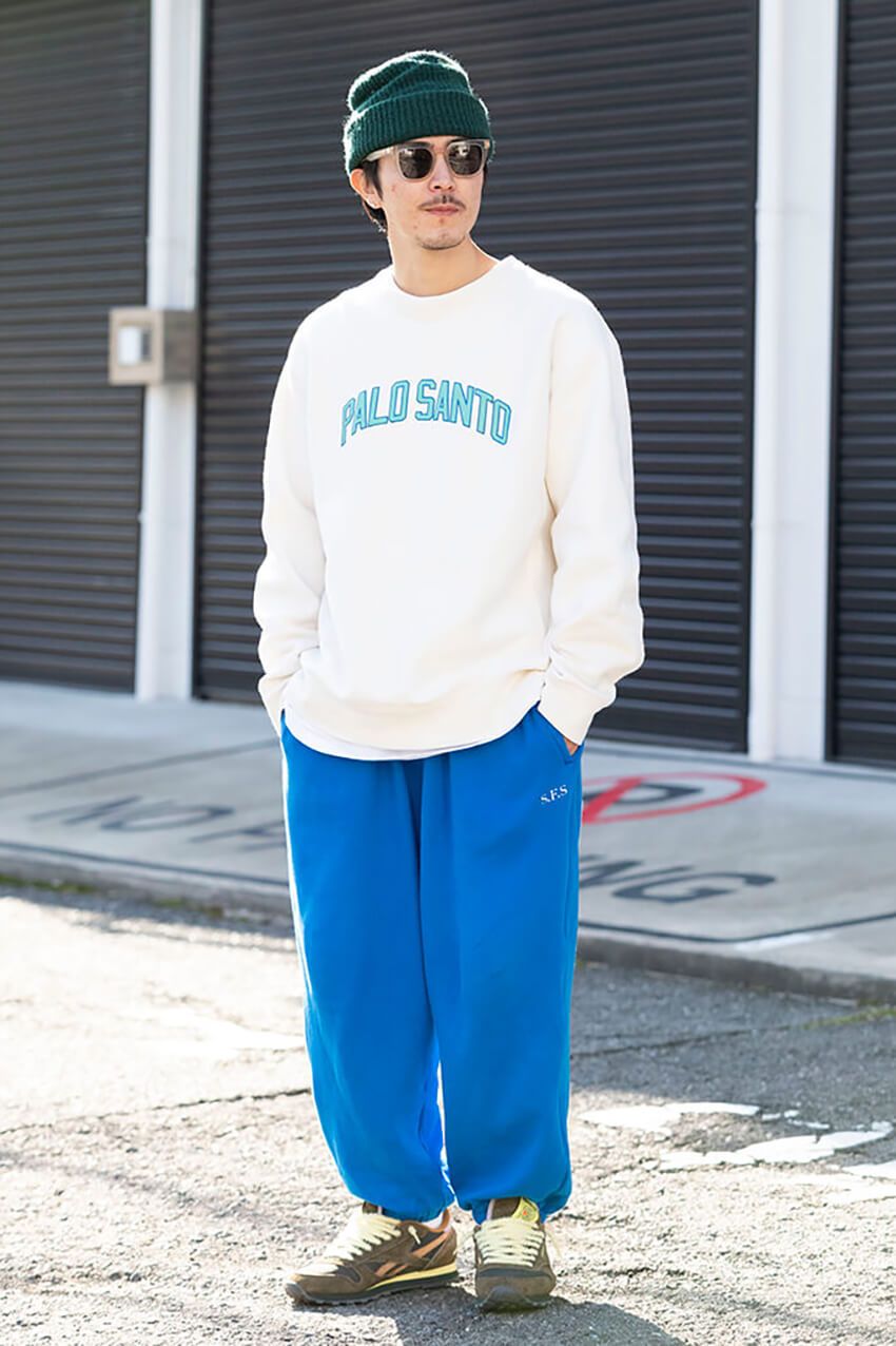 スウェットパンツをユルく、ラクに。GW参考にしたい8人のコーデ術をスナップで - 6枚目の画像