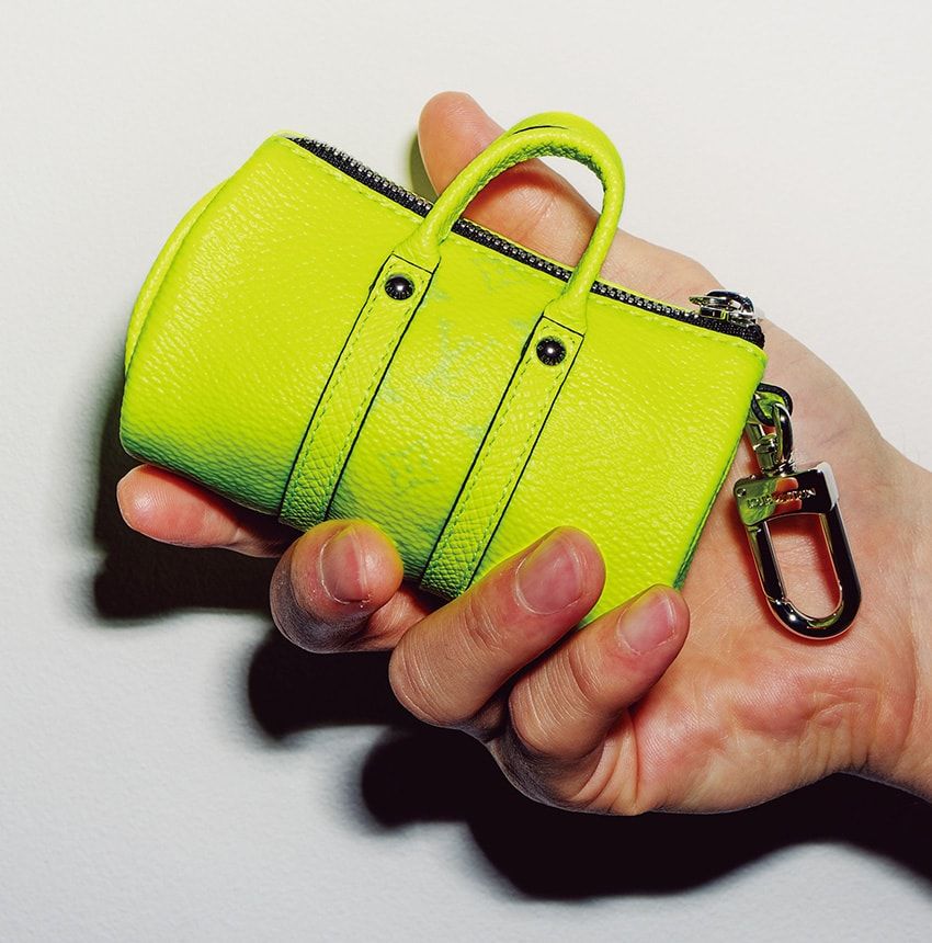 ルイ・ヴィトン「キーポル・バンドリエール」を知っているか？ リゾートで映えるカラーで良き旅を - 1枚目の画像