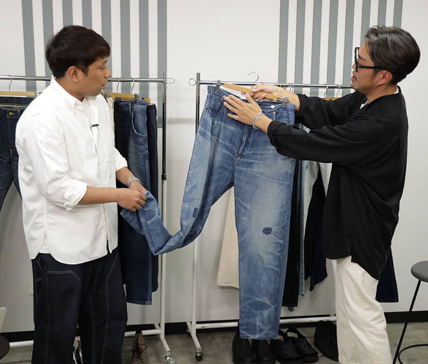 “リーバイス最強説”立証！ アルピー酒井が5本のデニムをはき比べてみた結果 - 15枚目の画像
