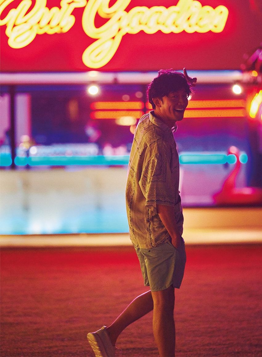 国内リゾートが似合う“上品見え”スタイル。贅沢ムードを全身＆全心で満喫！ - 1枚目の画像