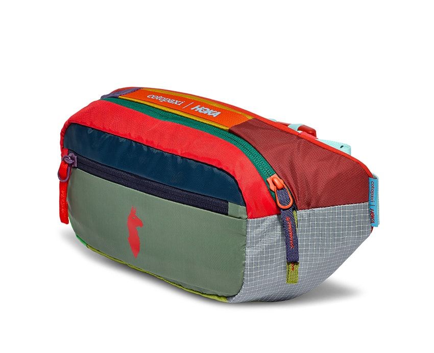 カラフルな「HOKA」は「コトパクシ」とのコラボ作。1点もののヒップパックも登場 - 12枚目の画像