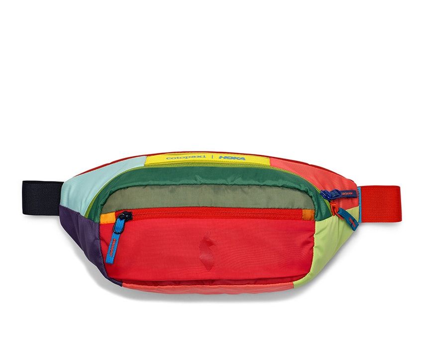 カラフルな「HOKA」は「コトパクシ」とのコラボ作。1点もののヒップパックも登場 - 19枚目の画像