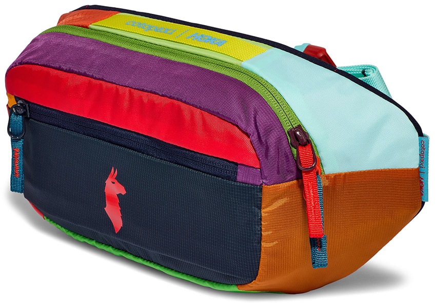 カラフルな「HOKA」は「コトパクシ」とのコラボ作。1点もののヒップ