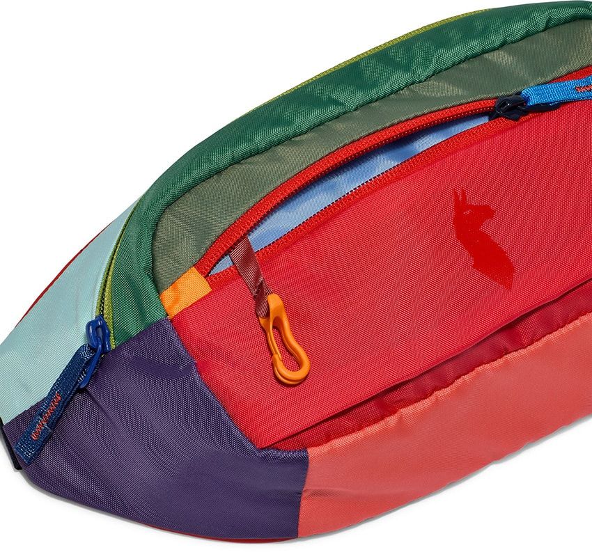 カラフルな「HOKA」は「コトパクシ」とのコラボ作。1点もののヒップパックも登場 - 23枚目の画像