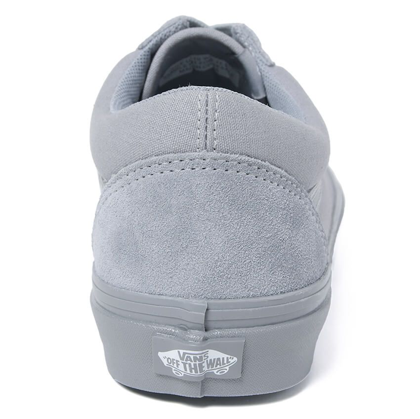 「ソフ×ヴァンズ」はグレーのワントーンで都会的な顔付きに。ジャケットとも相性良し - 6枚目の画像