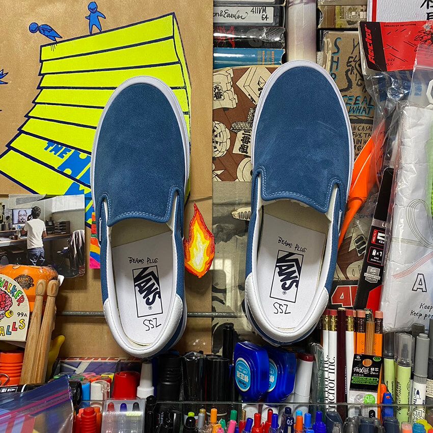 3者コラボのヴァンズが「ビームス」から。 海を連想させるネイビースエードのエラとスリッポン - 3枚目の画像