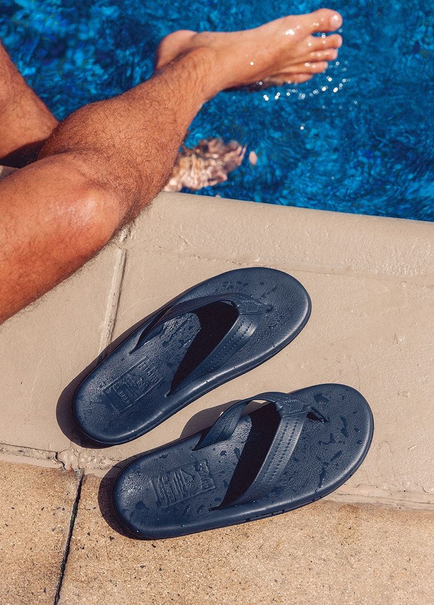 ショッピングからビーチまで！リゾートスタイルを仕上げる“万能サンダル”5選 - 3枚目の画像