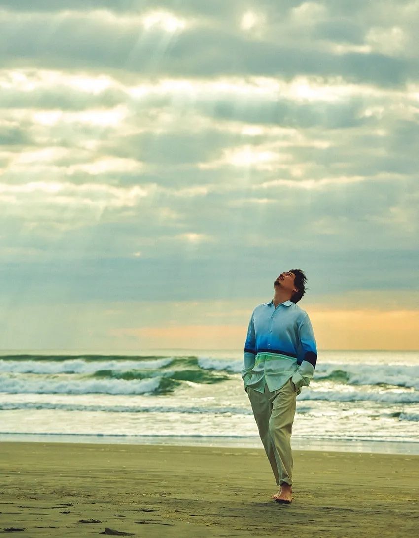 ファッションも家具も趣味も迷ったら「青」！永久保存版のブルー特集「OCEANS」5月号まとめ - 40枚目の画像