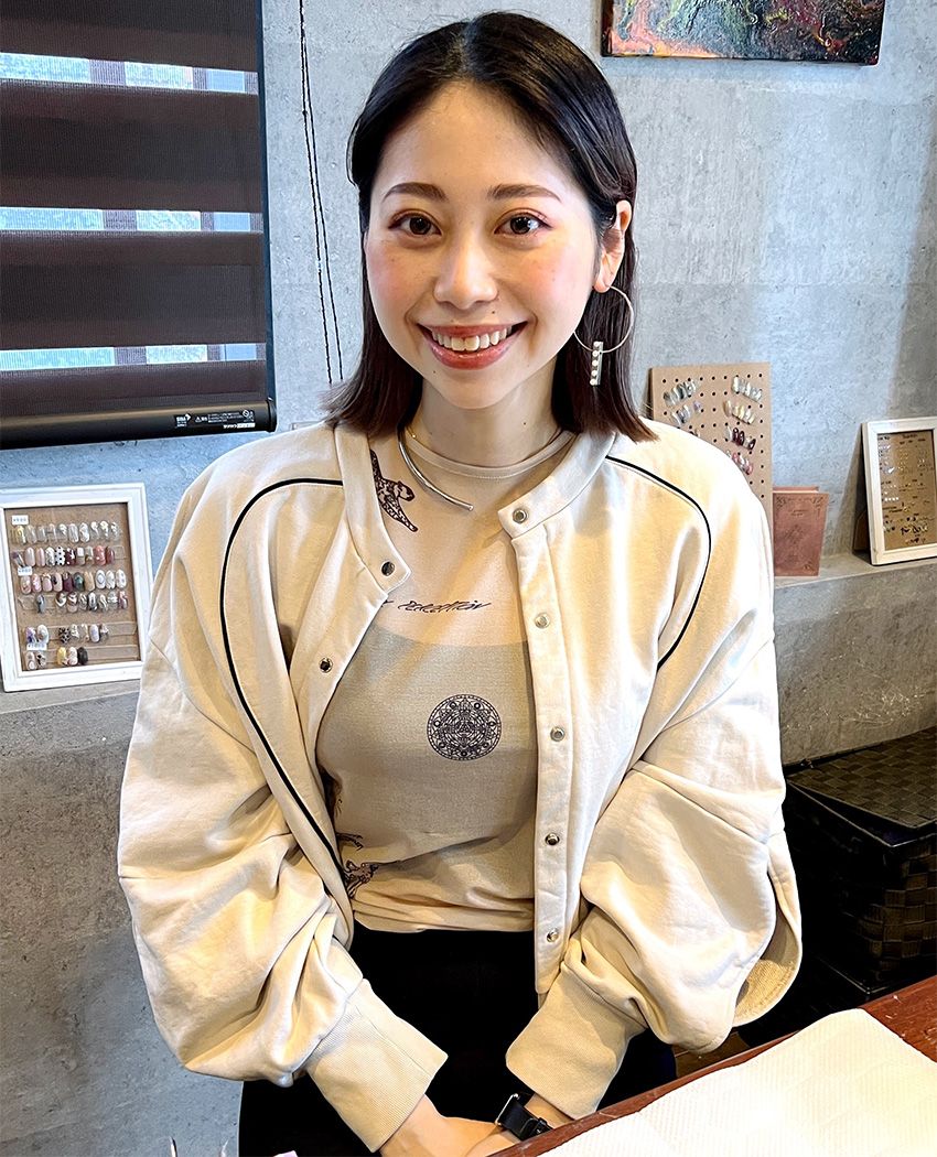 歌舞伎町でネイリストとして働く看板娘が、生活習慣に対するアドバイスもしていた - 6枚目の画像