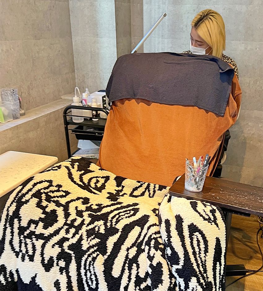 歌舞伎町でネイリストとして働く看板娘が、生活習慣に対するアドバイスもしていた - 15枚目の画像