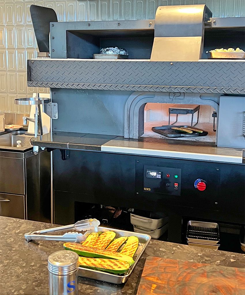 歌舞伎町のど真ん中で働く看板娘が、新宿を見渡すホテルを徹底解説してくれた - 8枚目の画像