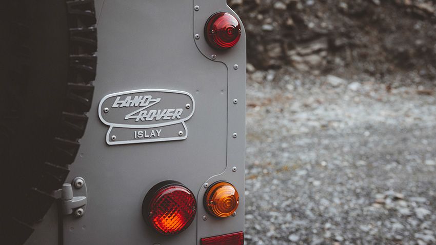 1965年製「クラシックディフェンダー」が新車で!? 最新機能を盛り込んだ古き佳き一台 - 13枚目の画像