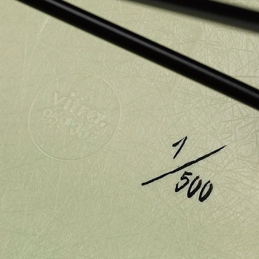 イームズチェアに昼寝する猫。異色のコラボはエディションナンバー入りで500脚限定 - 11枚目の画像