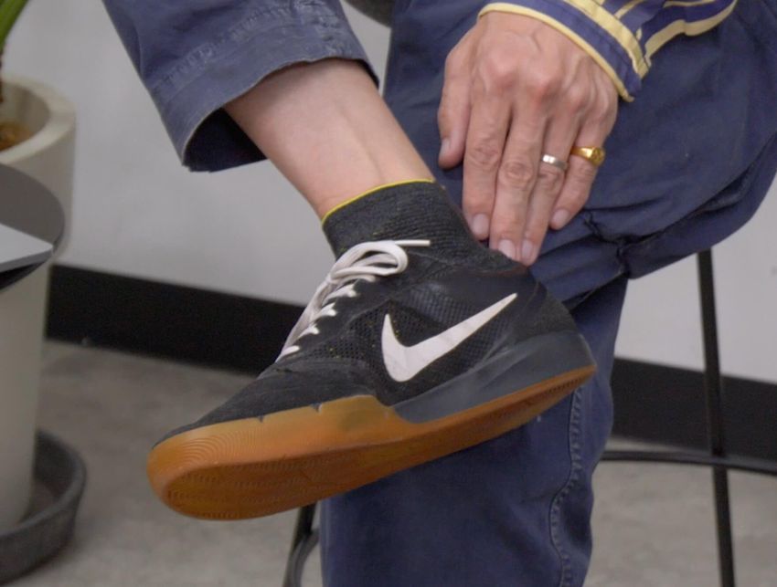 GORE-TEXモデルも多数！ナイキ、ニューバランス……プロ推薦「黒スニーカー」7選 - 10枚目の画像