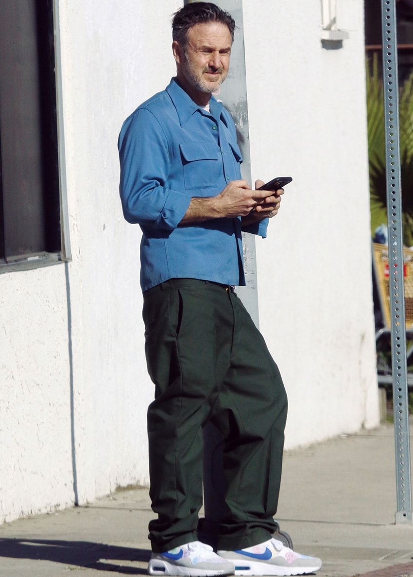 ブラピにジョージ・クルーニー、ベッカムも“青”！海外セレブのブルーな着こなし8選 - 1枚目の画像