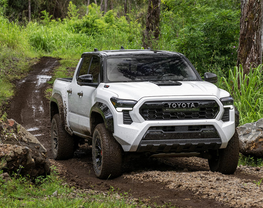 2023 トヨタ・タコマ トレイルハンター　(ホワイト) トヨタ新型「タコマ トレイルハンター」はピックアップ界の大型新人