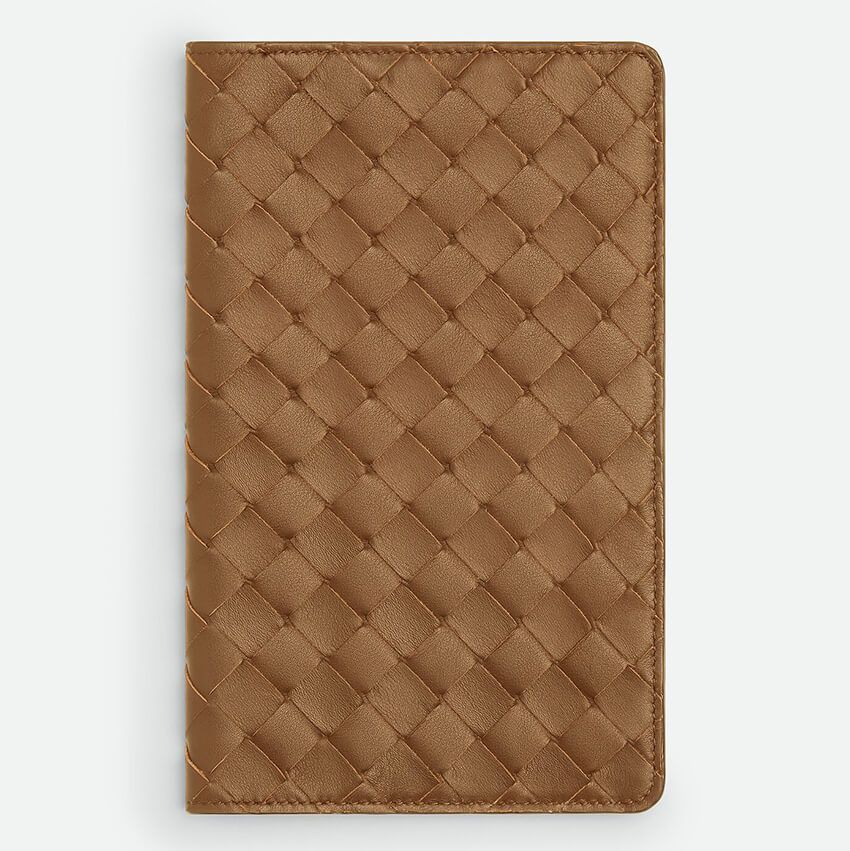 “上質な余剰素材”がアートに変身。「ボッテガ・ヴェネタ」のリザーブ レザー シリーズ - 6枚目の画像