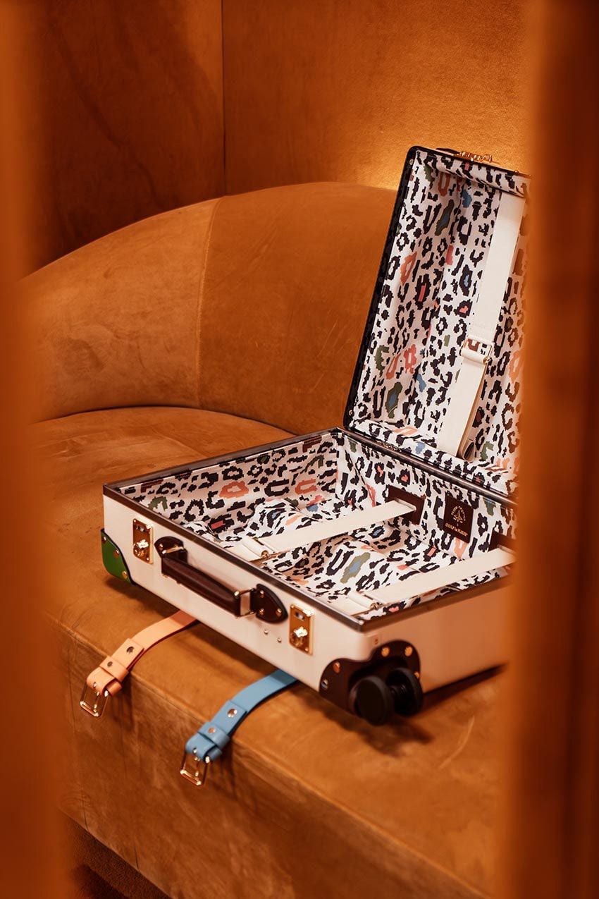 気分がアガるポップな色使いの「グローブ・トロッター」はゴルフ・ラ・フルールとのコラボ作 - 5枚目の画像